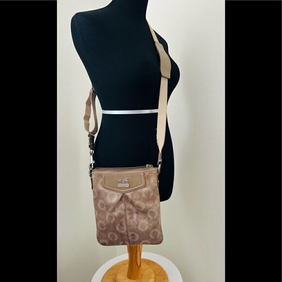 VINTAGE COACH MADISON OP ART CROSSBODY PURSE - Picture 3 of 7